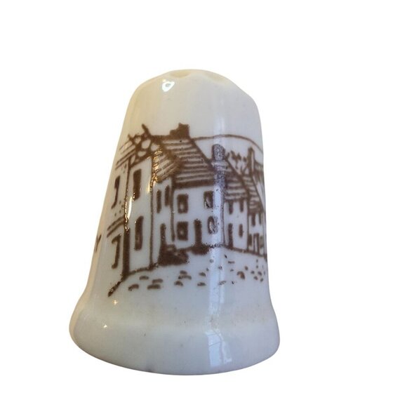 Gold Hill Shaftesbury Ceramic Thimble With Scenic Cottage Design - Picture 9 of 11